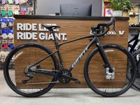 xe-dap-gravel-Giant-Revolt-0-2026-den-720
