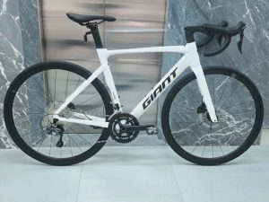 xe-dap-duong-truong-GIANT-PCR-LTD-2-E-2026-trang