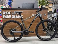 xe-dap-the-thao-Giant-Xtc-800-E-2026-xanh-ghi