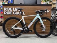 xe-dap-road-Liv-Enviliv-Adv-1-2027-tim-xanh