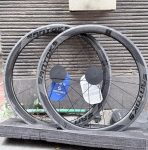 vanh-carbon-Santok-700C-phanh-V-den-mo