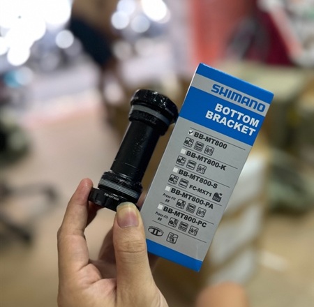 truc-giua-rong-shimano-XT-MT800-full-box